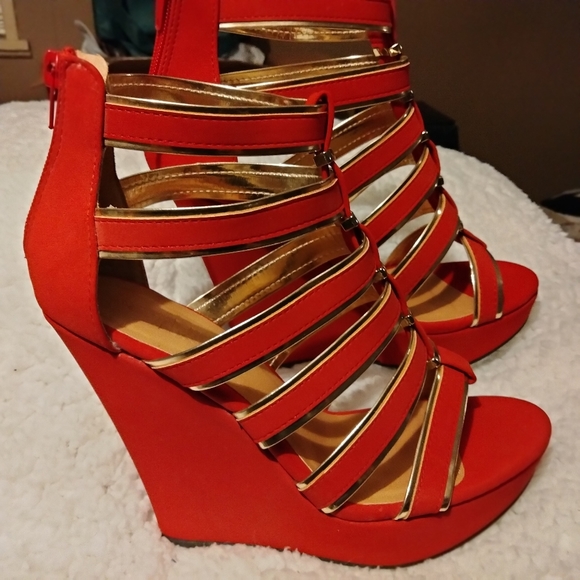 Charlotte Russe Red Wedges - Picture 4 of 4